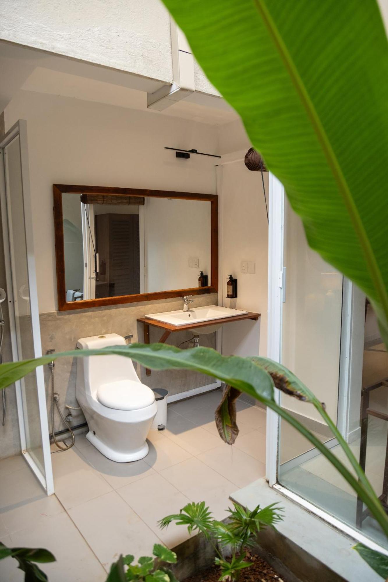 Neevana Hotel Hikkaduwa Room photo
